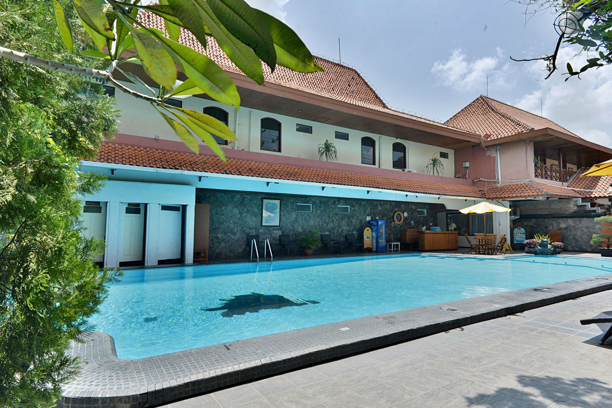 Puri Artha Hotel Jogjakarta Buitenkant foto